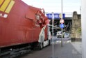 LKW blieb unter Bruecke haengen Koeln Deutz Opladenerstr Deutz Muelheimerstr P108